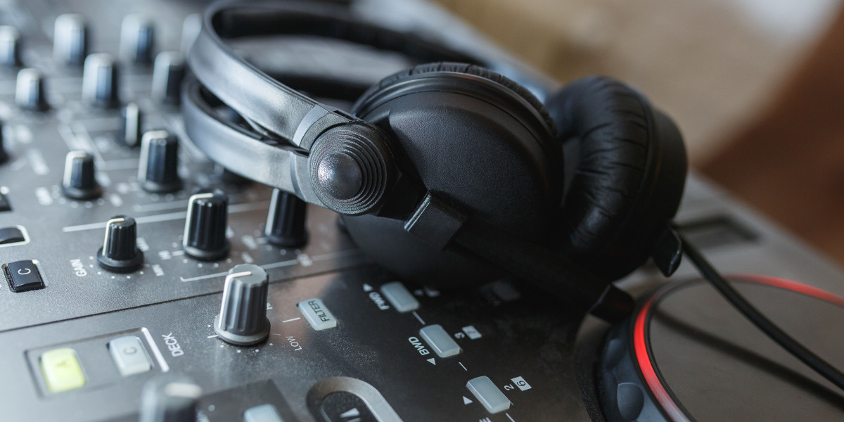 9 Lessons Your Parents Teach You About Headphones Buy Online